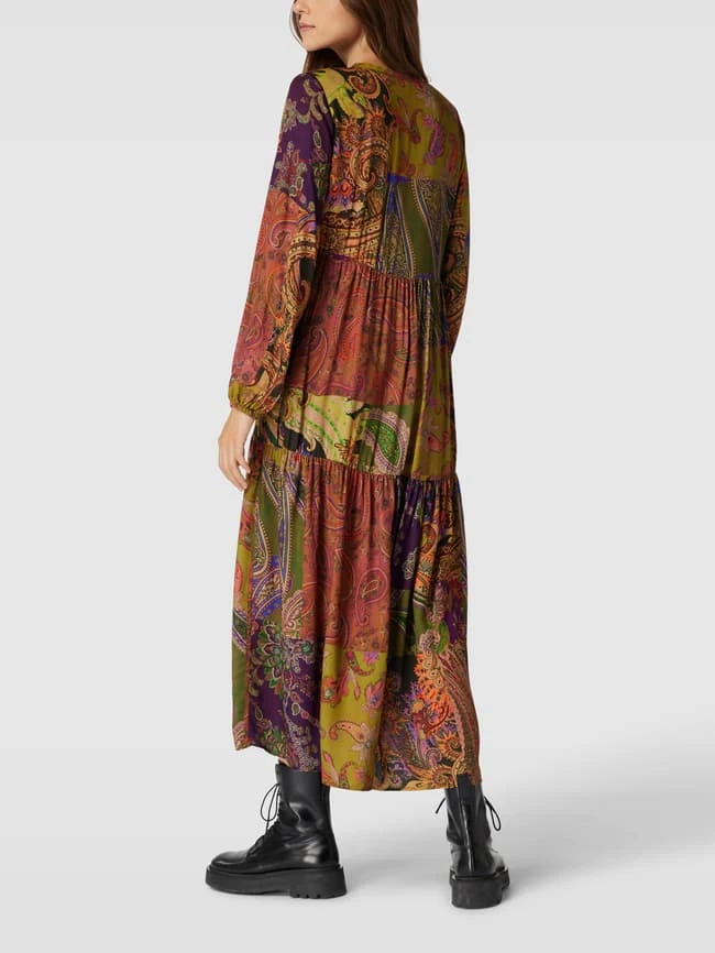 Emily Van Den Bergh Midikleid Mit Allover-Muster Modell 'Paisleypatch Stufenvolant' - Grün – Bild 5