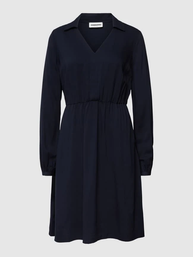 Armedangels Knielanges Kleid Mit V-Ausschnitt Modell 'Desiraa' - Marineblau – Bild 2